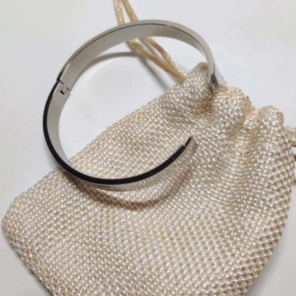 pouch